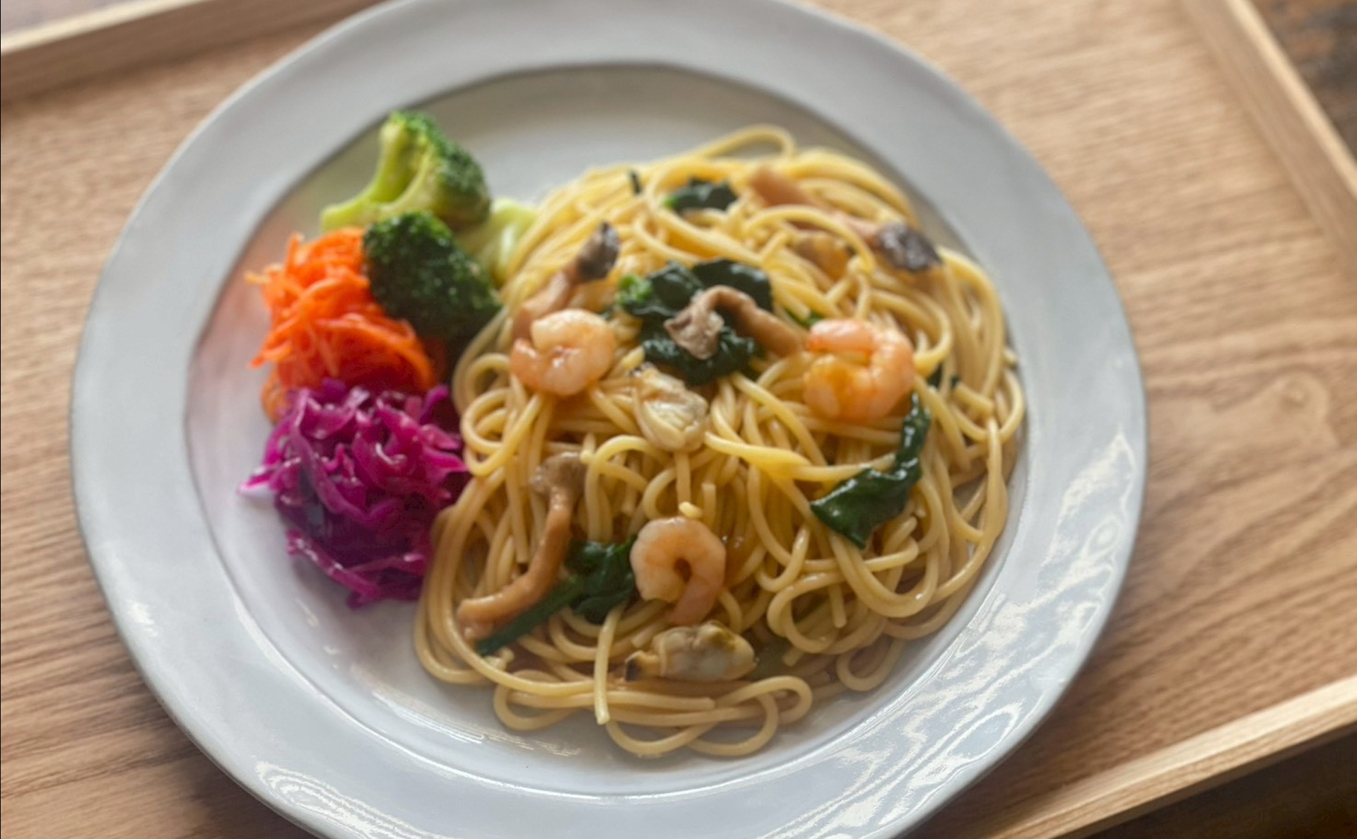 エビとアサリのバター醬油パスタ